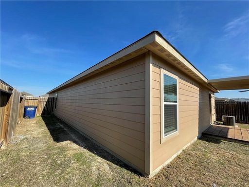 113 Robertson Lane, Jarrell, TX 76537