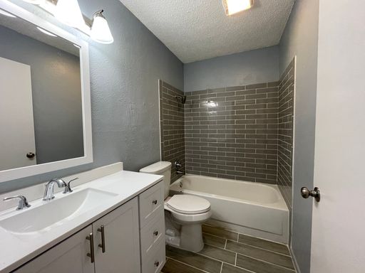 5753 Palo Blanco Ln, Austin, TX 78744-3858