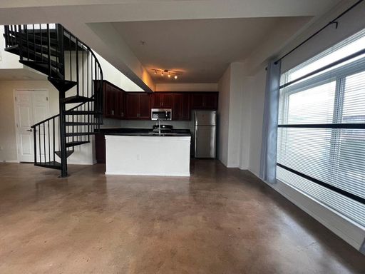 910 W 25TH St #607, Austin, TX 78705