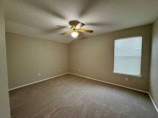 544 Hogan, Kyle, TX 78640