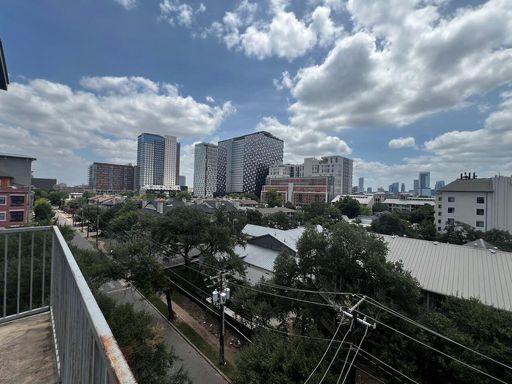 910 W 25TH St #607, Austin, TX 78705