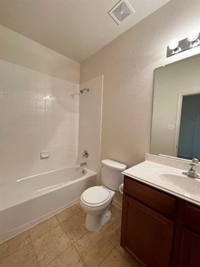 408 Farmer Ln, Jarrell, TX 76537