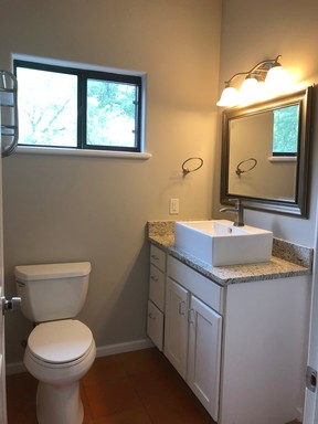 2202 East Side Dr, Austin, TX 78704