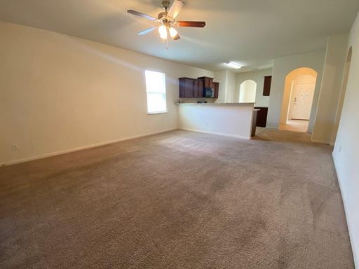 408 Farmer Ln, Jarrell, TX 76537