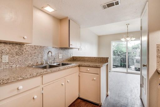 2611B Ektom Drive , Austin, TX 78745