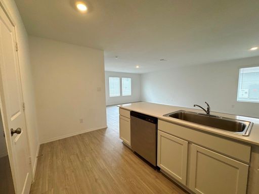 109 Little Sparklers Lp, Hutto, TX 78634