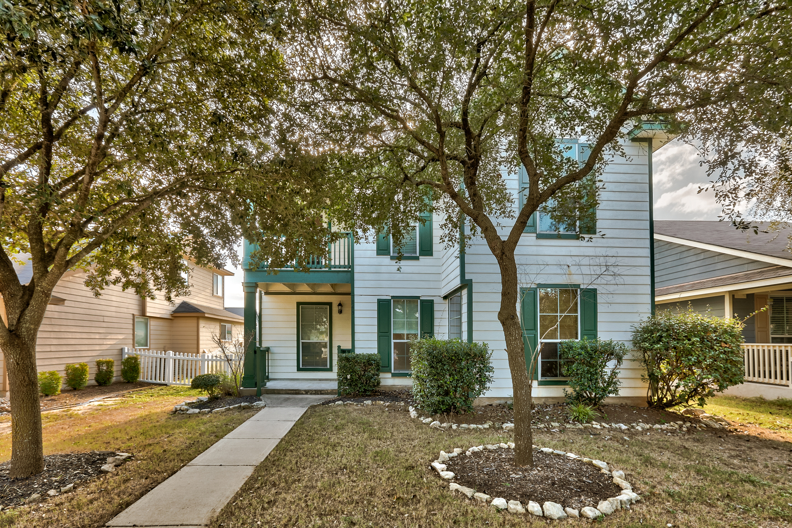 Kyle House: 145 Strawn