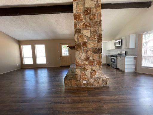 5753 Palo Blanco Ln, Austin, TX 78744-3858