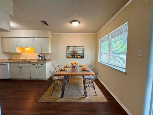 5905 Burrough Dr., Austin, TX 78745