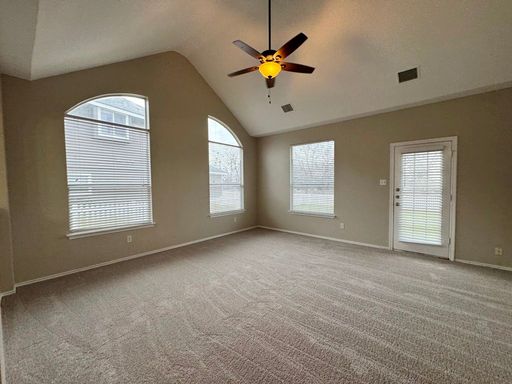 544 Hogan, Kyle, TX 78640