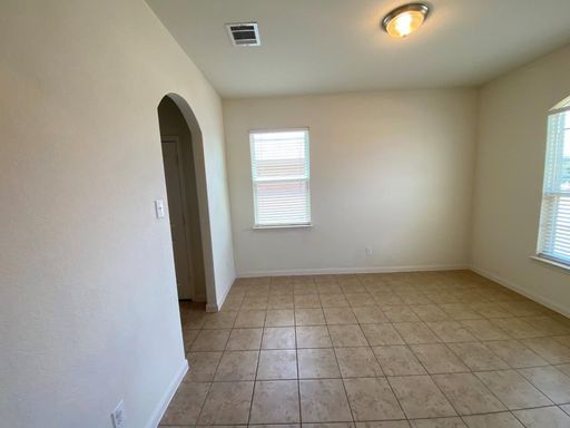 408 Farmer Ln, Jarrell, TX 76537