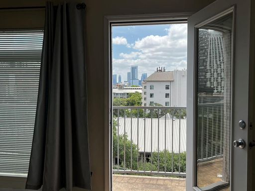 910 W 25TH St #607, Austin, TX 78705