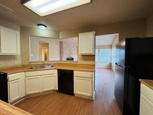 1002 Great Britain Blvd, Austin, TX 78748