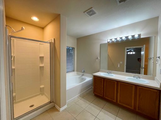 376 Spruce Dr., Kyle, TX 78640