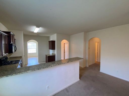 408 Farmer Ln, Jarrell, TX 76537