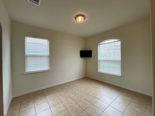 408 Farmer Ln, Jarrell, TX 76537