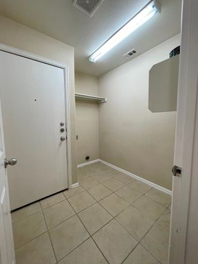376 Spruce Dr., Kyle, TX 78640