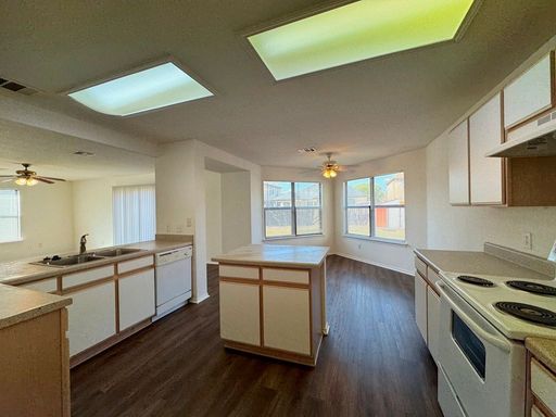 2013 Rim Rock Dr., Leander, TX 78641