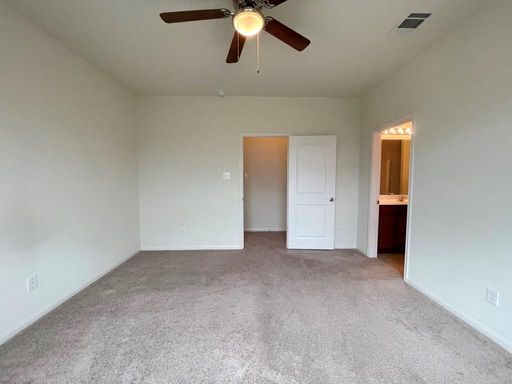 408 Farmer Ln, Jarrell, TX 76537