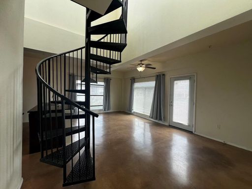 910 W 25TH St #607, Austin, TX 78705