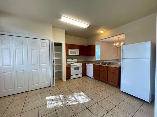 251 B Utterback, Kyle, TX 78640