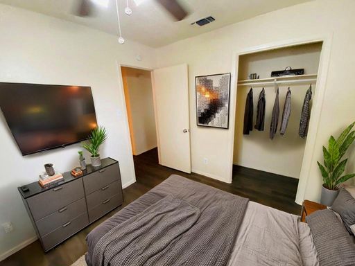  1710B Ledgewood Dr., Austin, TX 78758