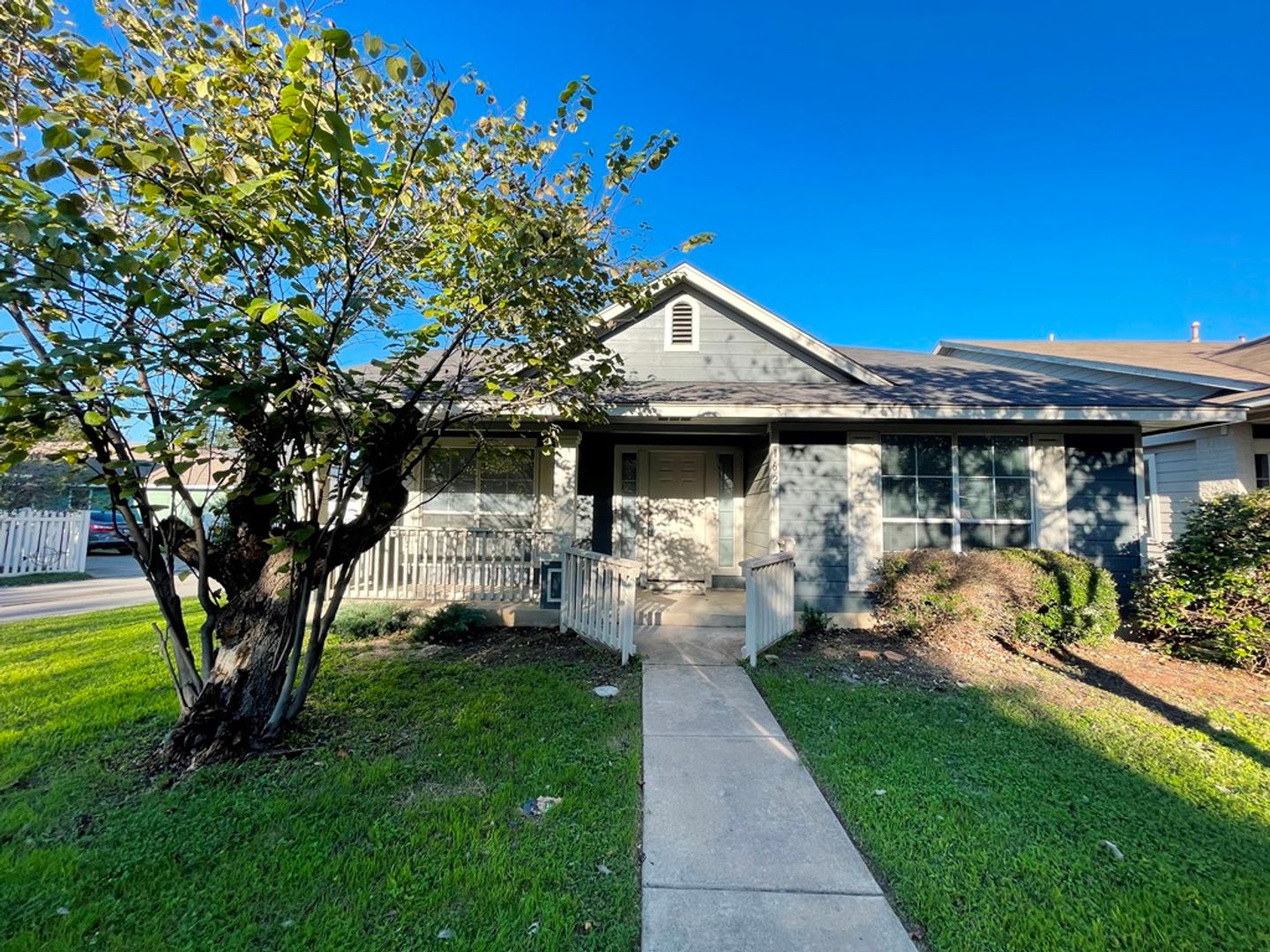 Kyle House: 162 Dressen