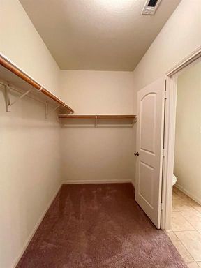 408 Farmer Ln, Jarrell, TX 76537