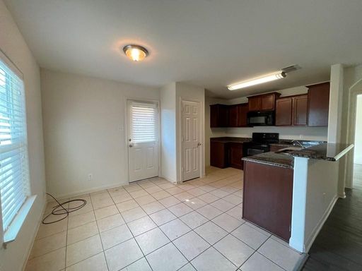 113 Robertson Lane, Jarrell, TX 76537