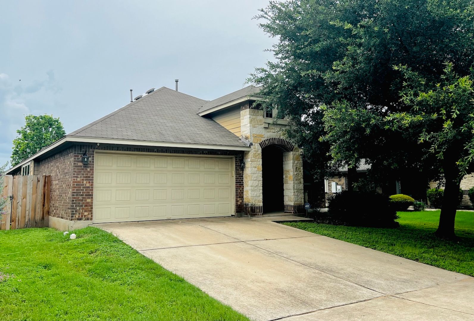 Austin House: 2708 Cottonwood Shores Dr
