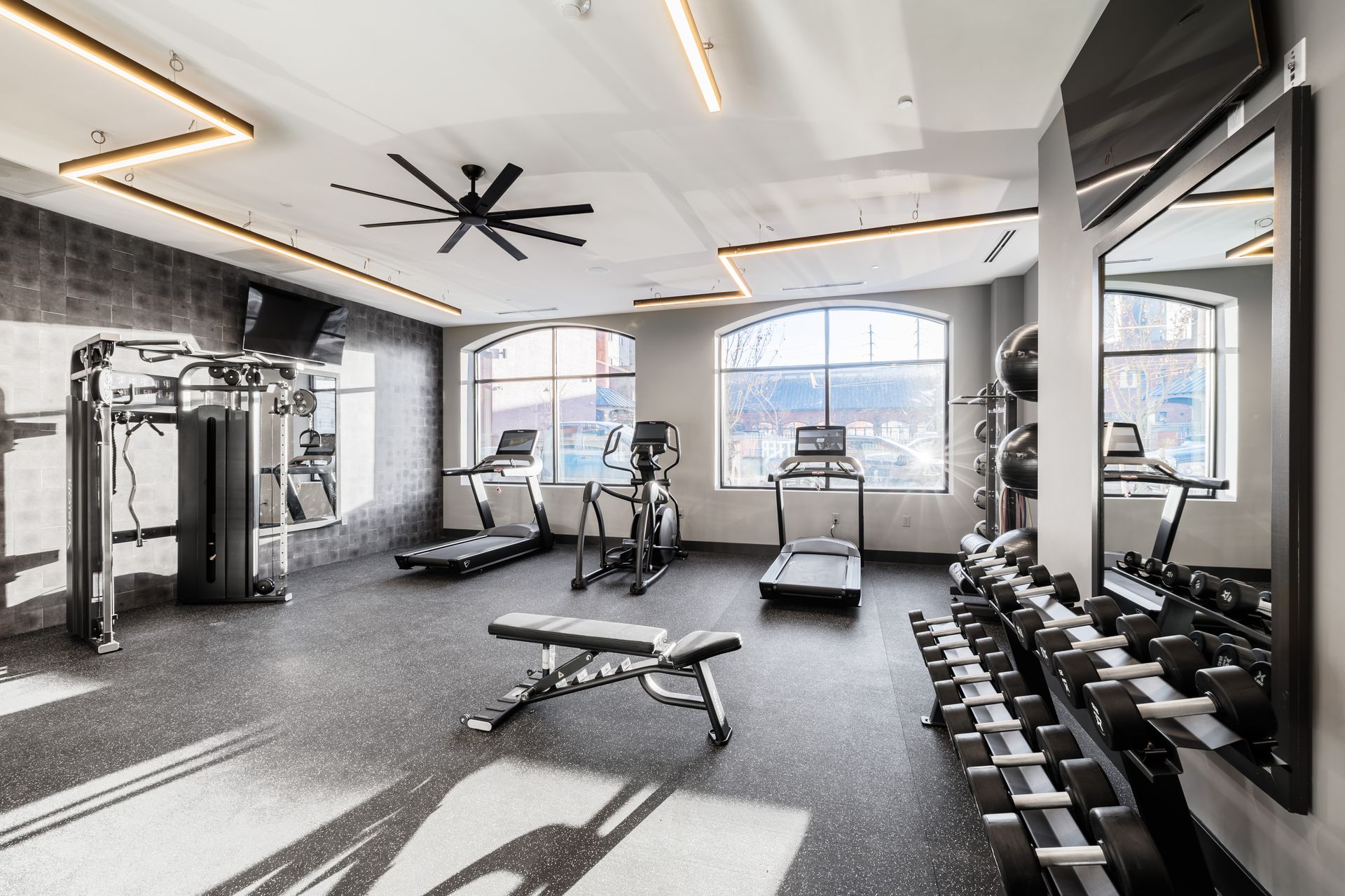 Gym at CENTURION IRONBOUND (3 of 8)