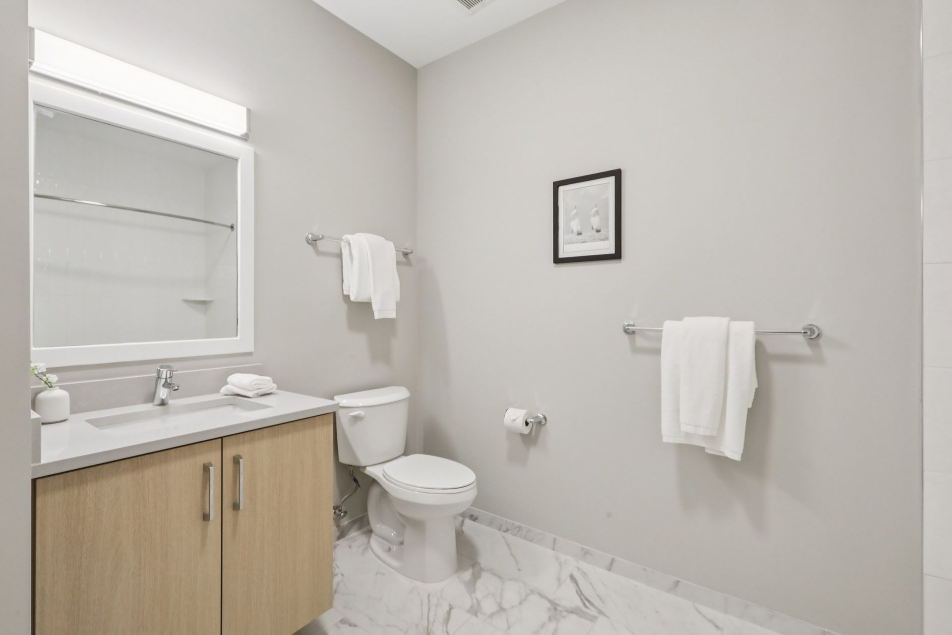 Experience Luxurious Living at CENTURION Union Center 6 of 12