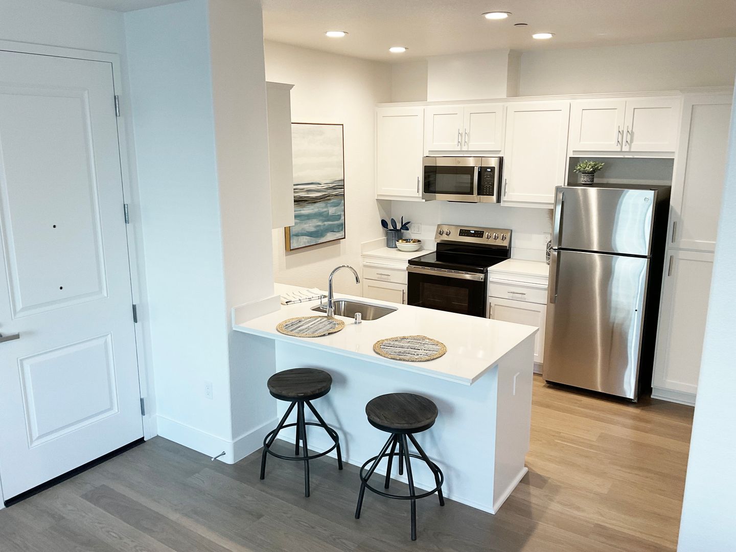 Hollister Apartment: 1231 Pine Rock Dr.