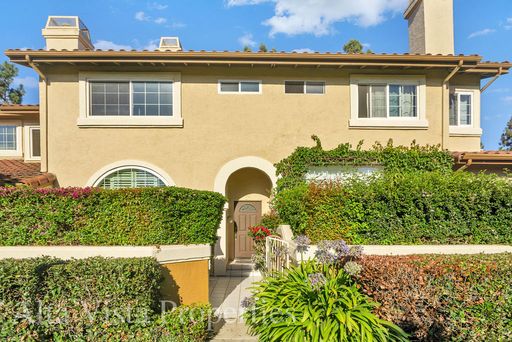 Beautiful Dual Primary Suite Townhome in La Jolla Colony's Community of Madrid! – photo 1