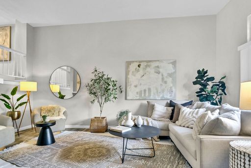 Beautiful 3 Bed, 2.5 Bath Townhome in the Heart of UTC! – photo 1