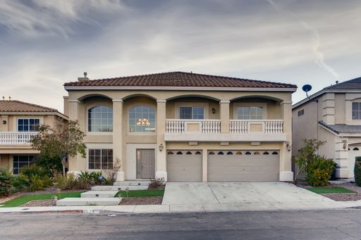 Modern 5-Bedroom, 3-Bathroom Oasis with a 3-Car Garage in the Heart of Las Vegas – photo 1