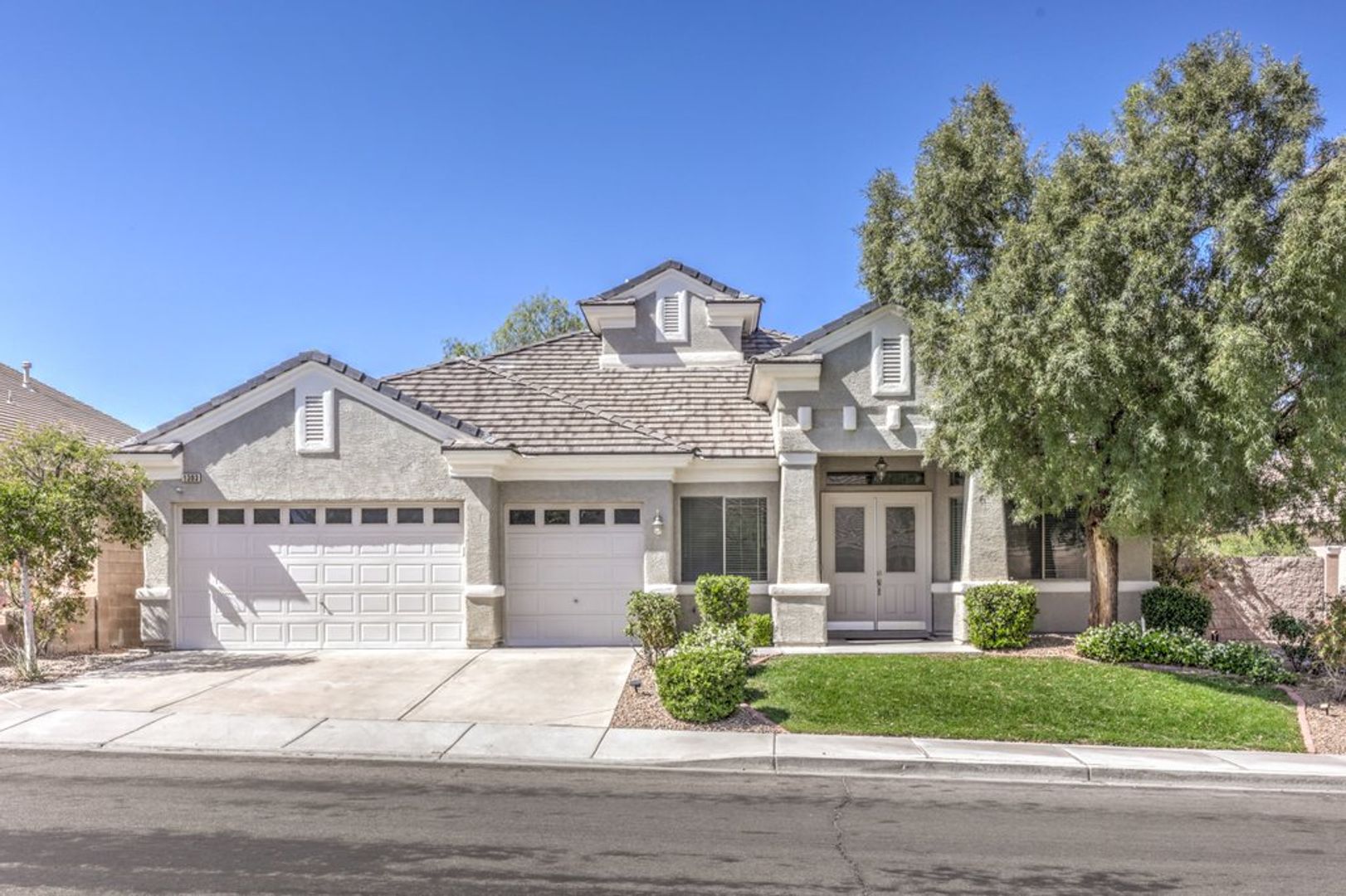 Henderson House: 1393 Romanesca Drive