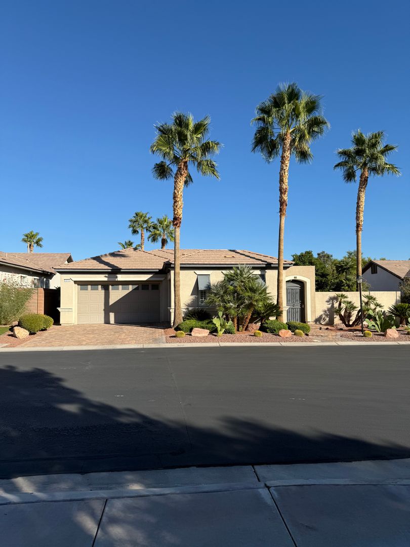 Las Vegas House: 3212 Wisteria Tree Street
