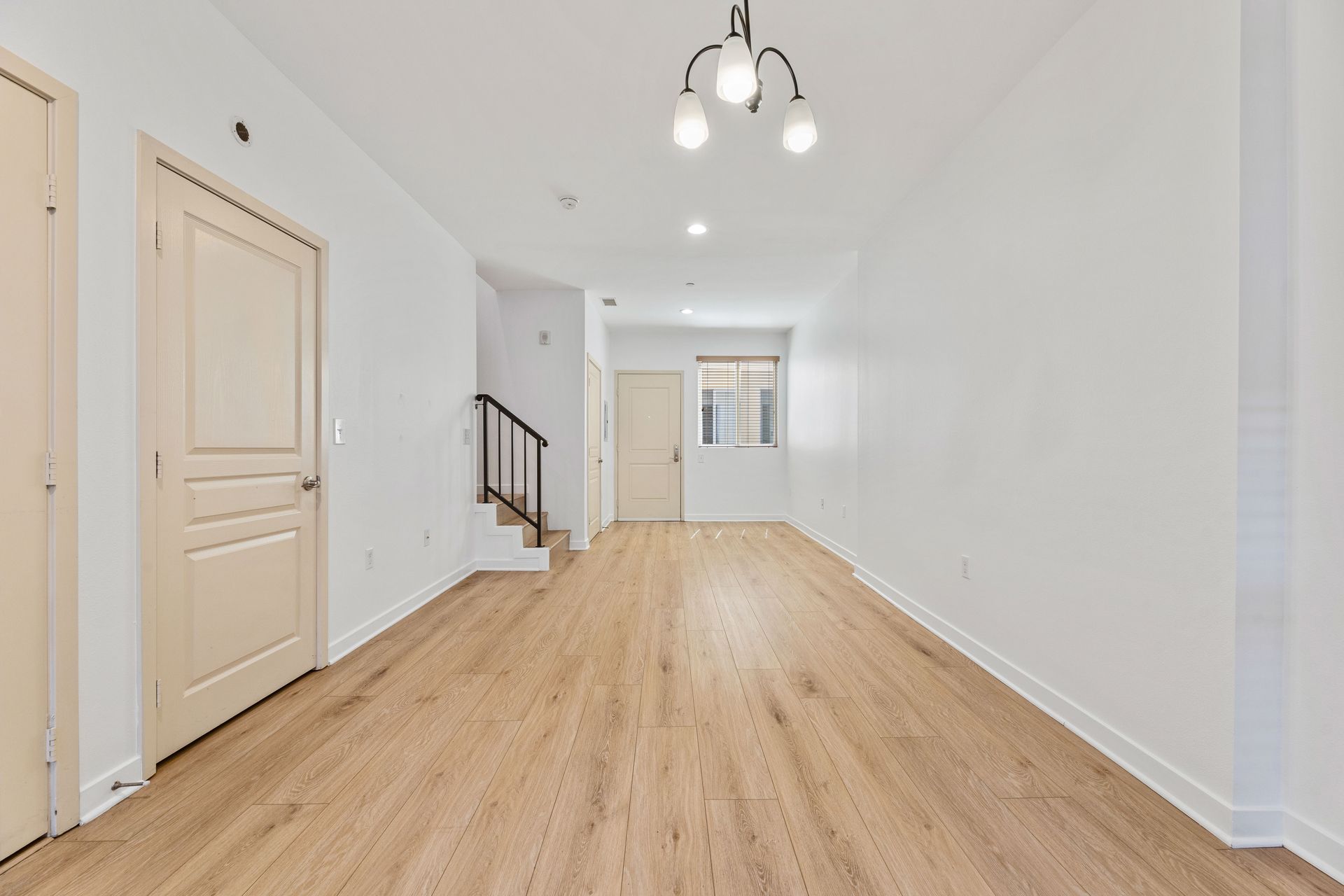 Burbank Plaza Townhomes 8 of 12