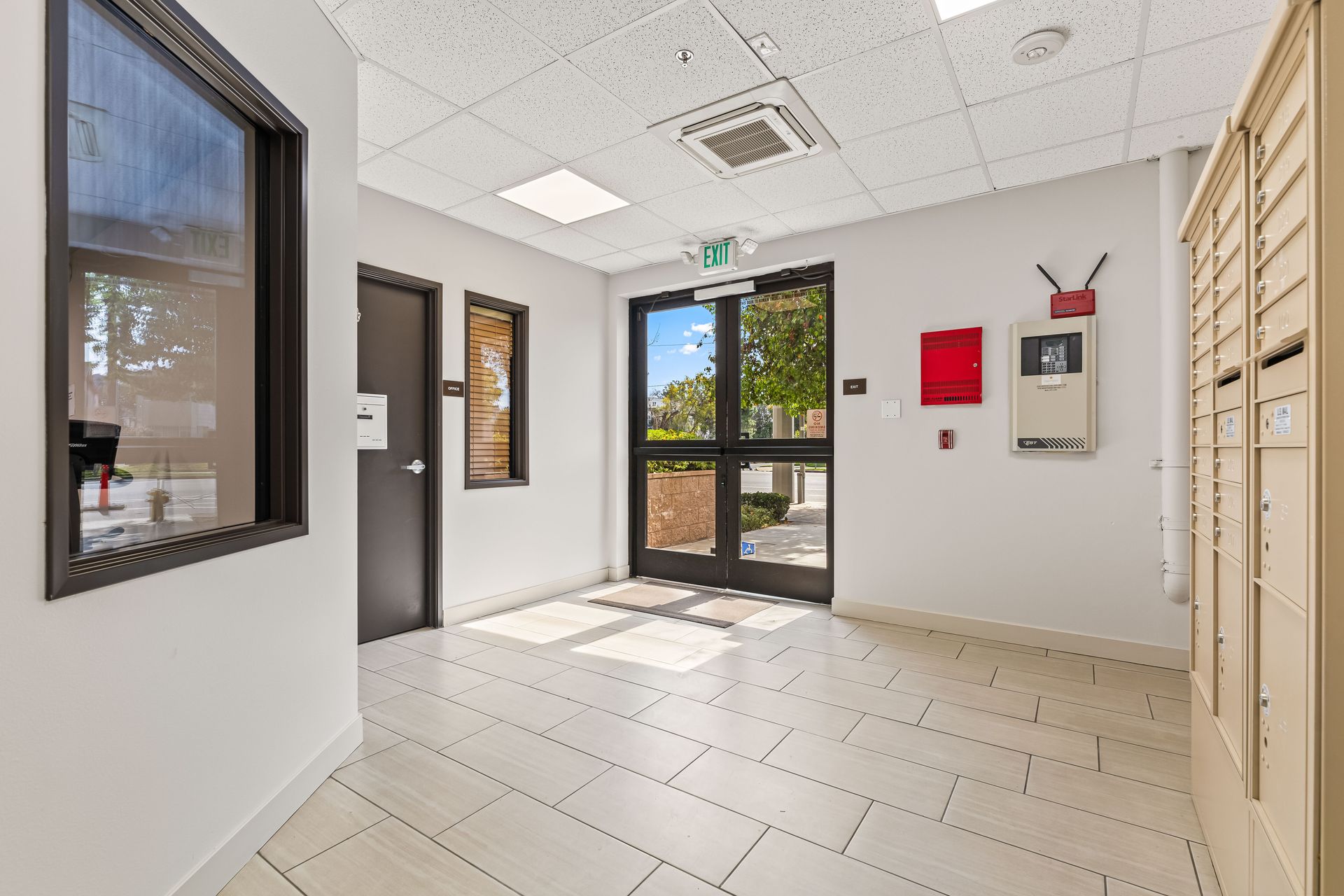 Burbank Plaza Townhomes 3 of 12