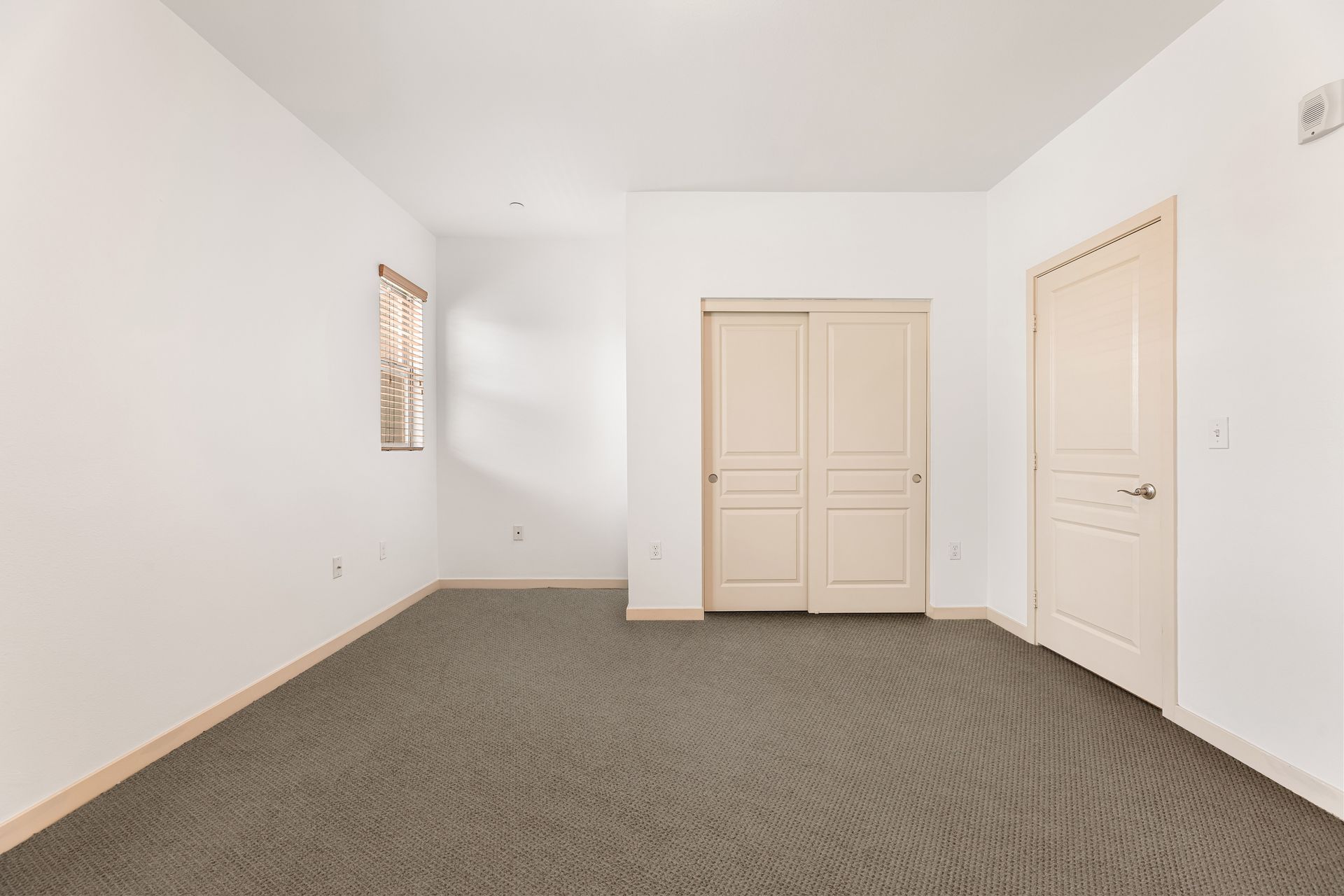Burbank Plaza Townhomes 12 of 12