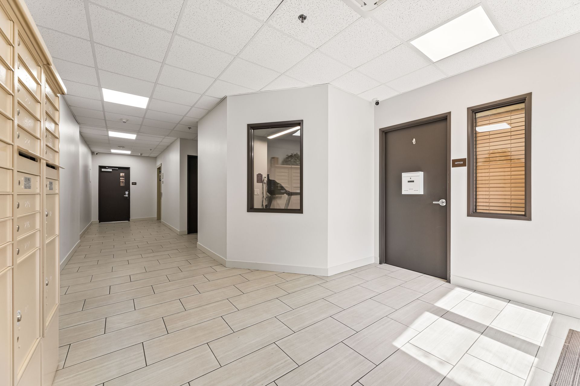 Burbank Plaza Townhomes 4 of 12