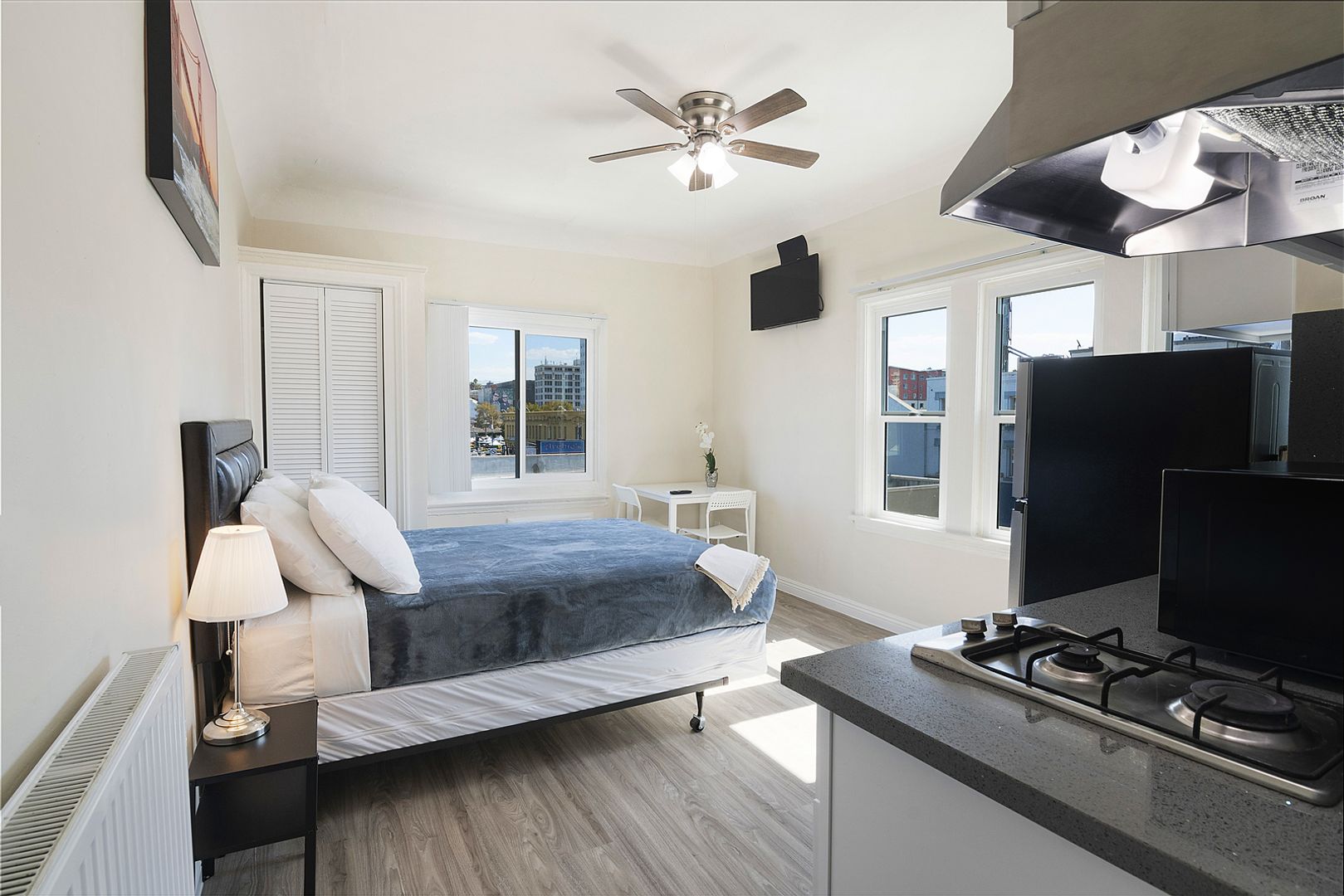 Los Angeles Apartment: 725 S Alvarado Street