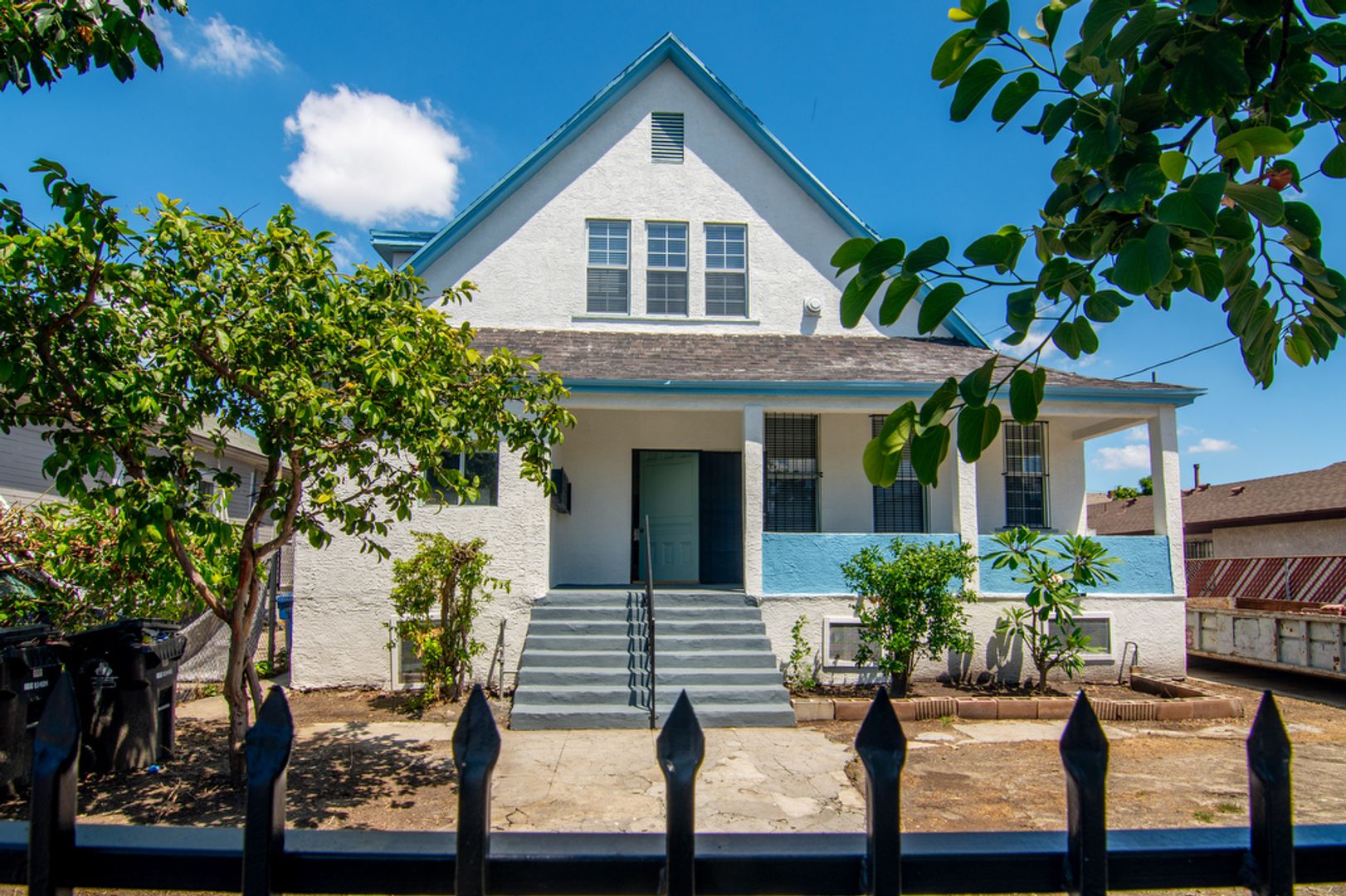 Los Angeles Apartment: 431-433 E 29th Street