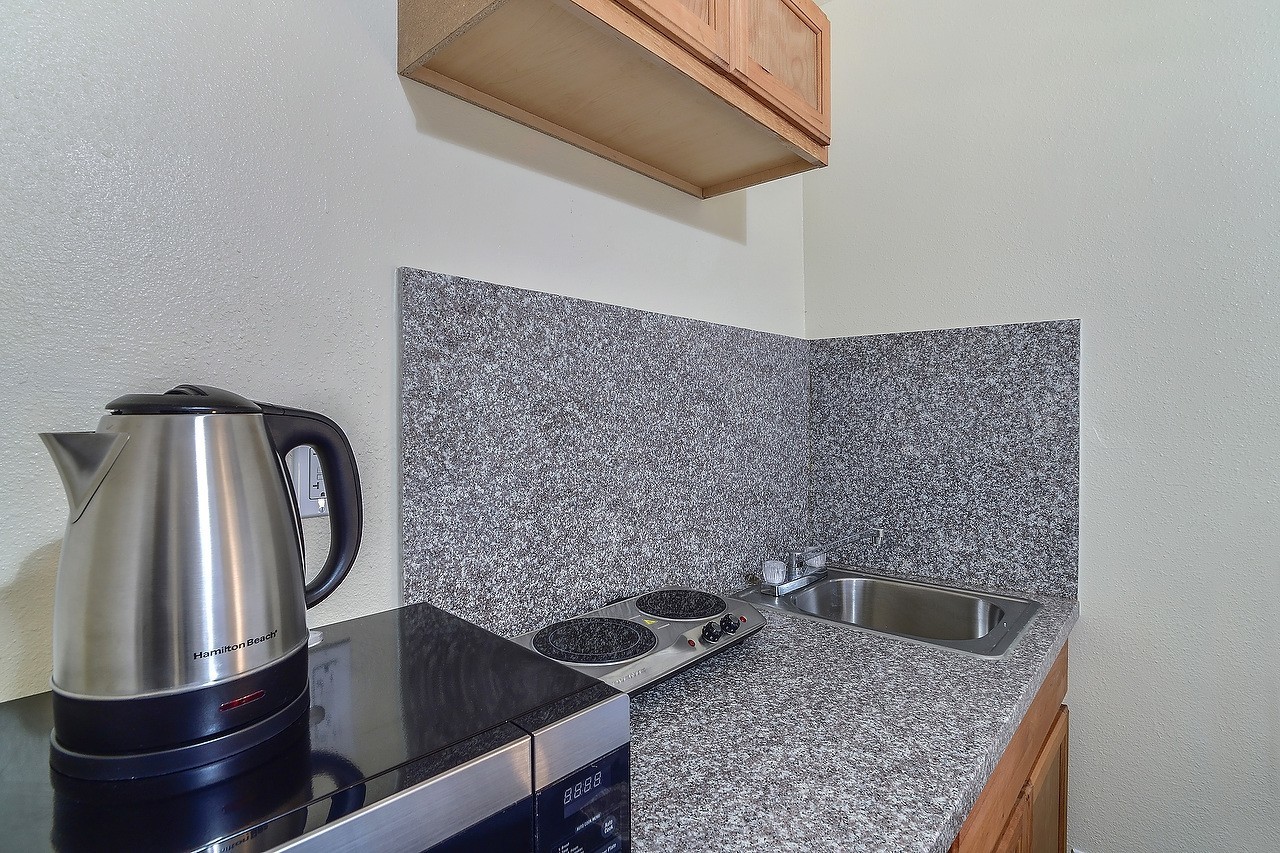 Los Angeles Apartment: 4905 W Adams Blvd