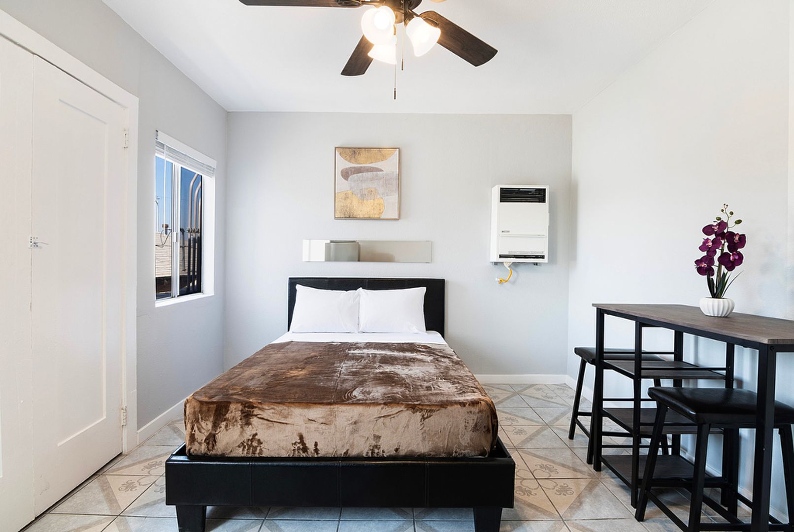 East Los Angeles Apartment: 930-932 Fraser Avenue