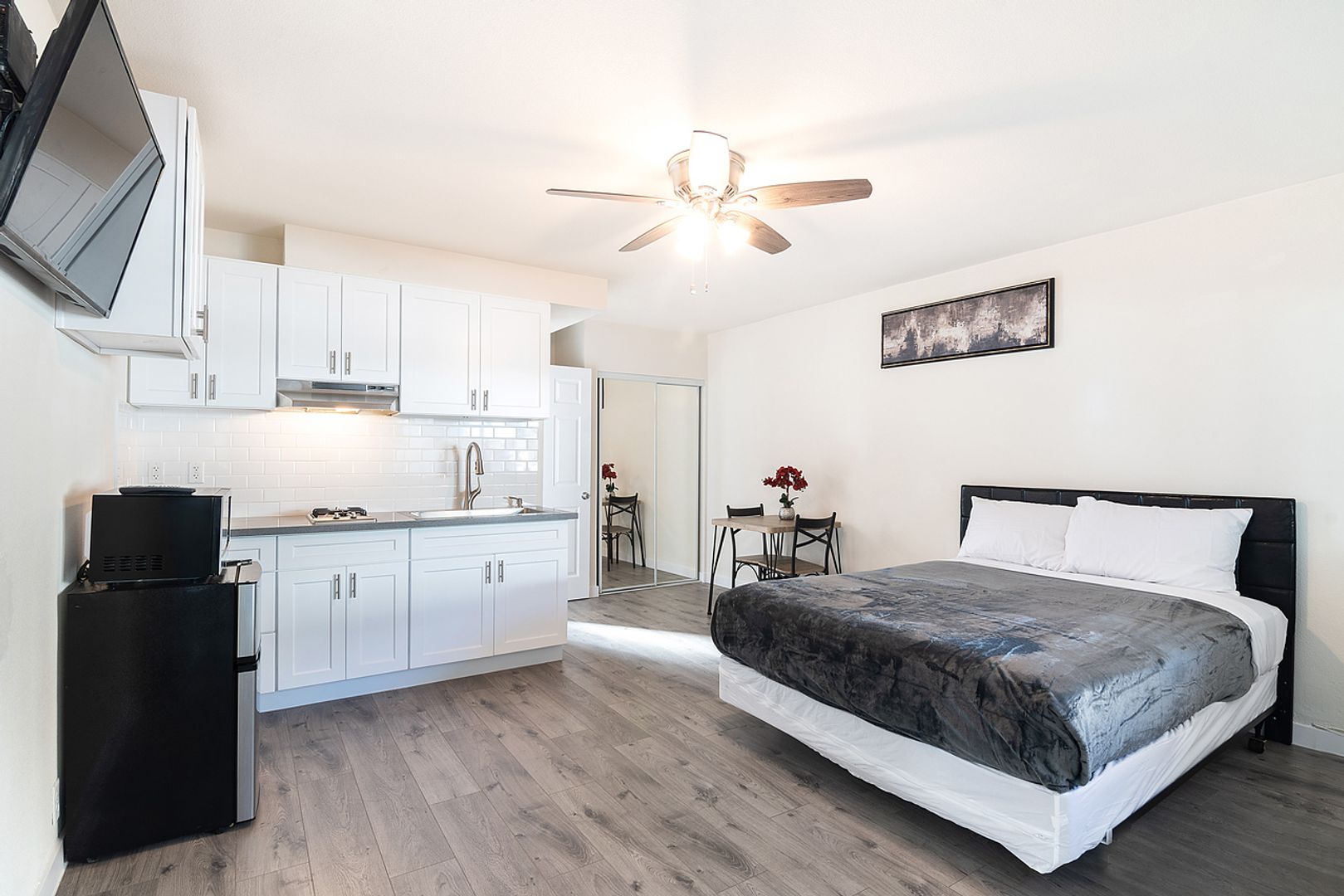 Los Angeles Apartment: 2025 W 3rd Street