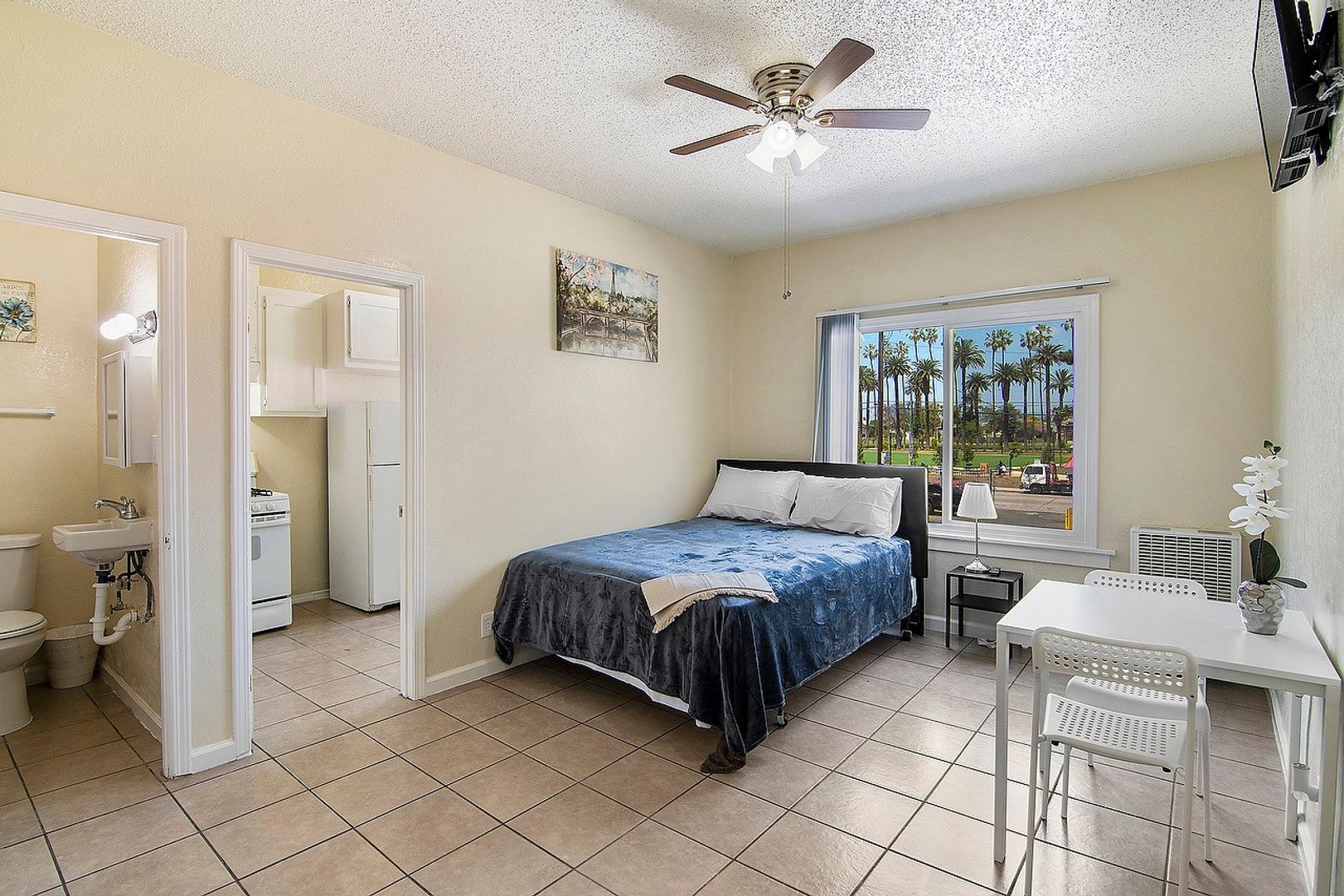 Los Angeles Apartment: 5117-5123 S Avalon Boulevard