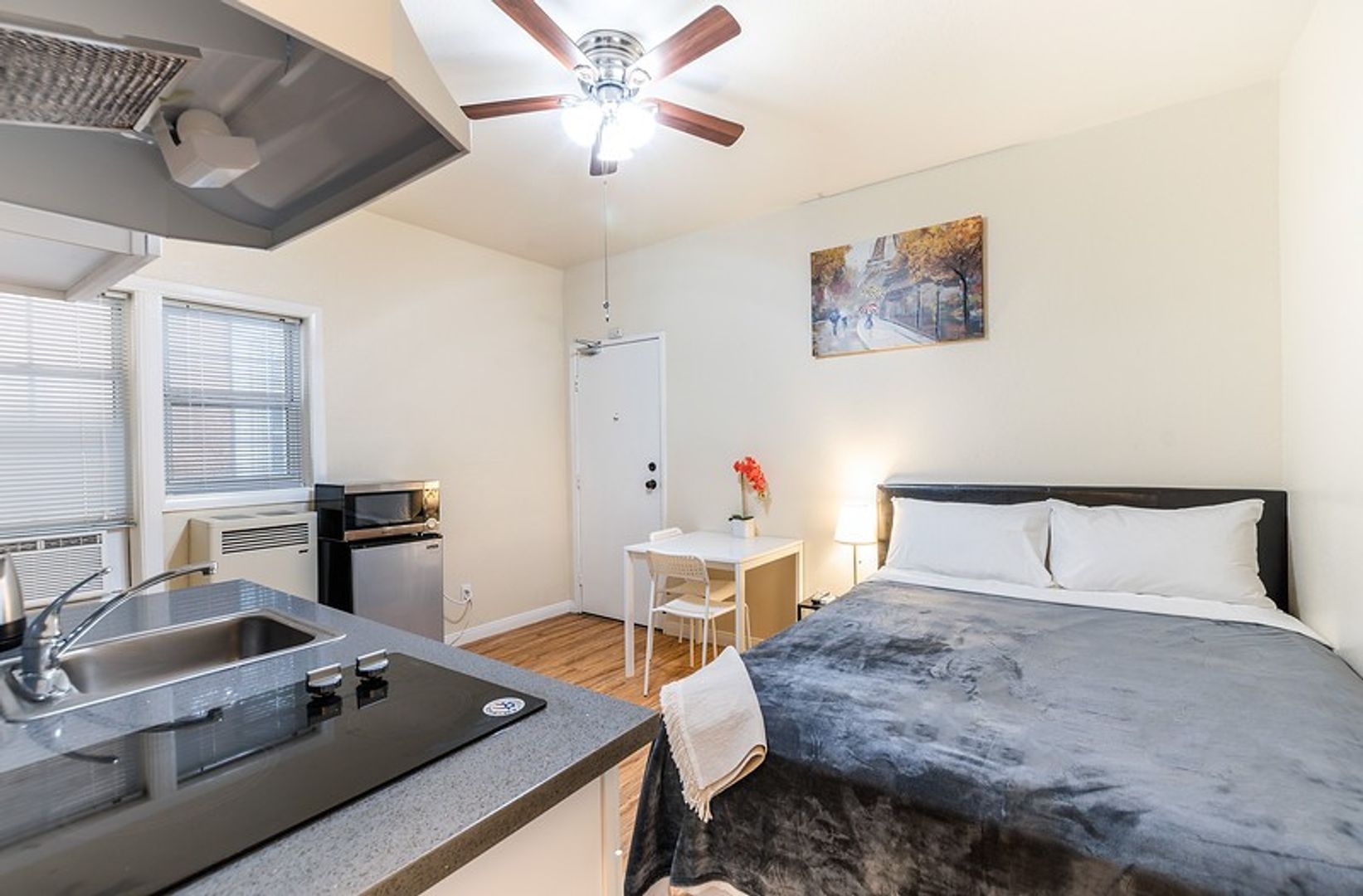 Los Angeles Apartment: 150 N Soto Street