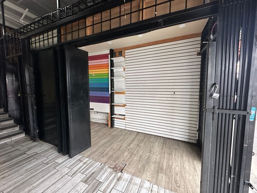 Retail Space For Lease – photo 1